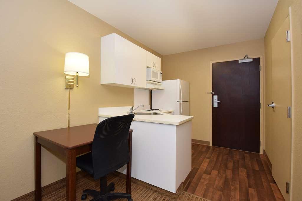 Extended Stay America Suites - Detroit - Roseville Room photo